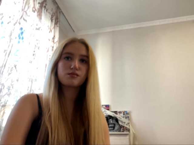 SondraJanisch live cam on BongaCams