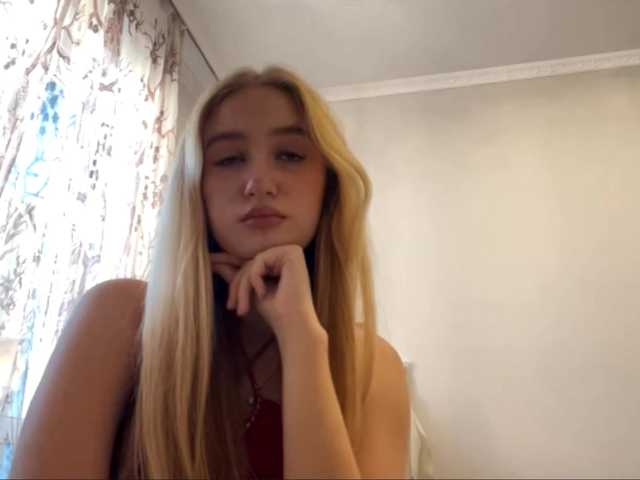 SondraJanisch live cam on BongaCams