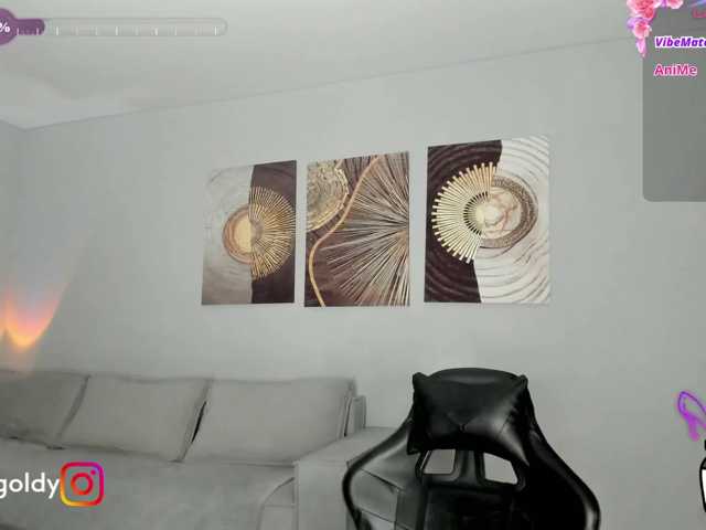 JinnyGold, live now on BongaCams
