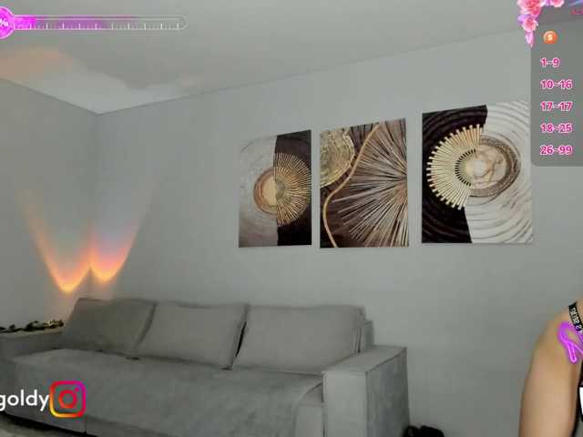 JinnyGold, en directo ahora en BongaCams