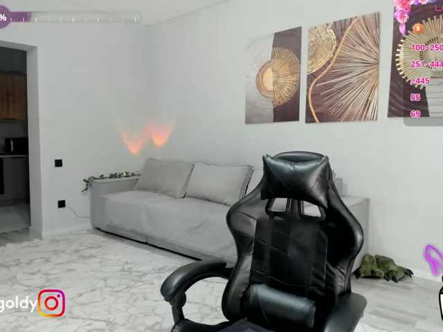 JinnyGold live cam on BongaCams
