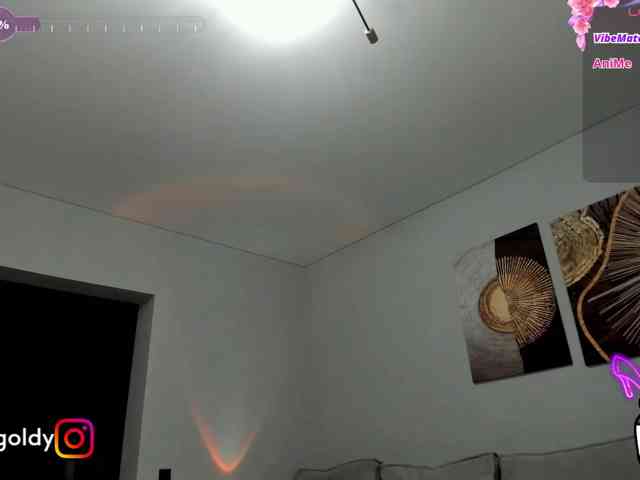 JinnyGold webcam