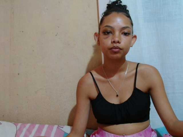 Rayelebang live cam on BongaCams