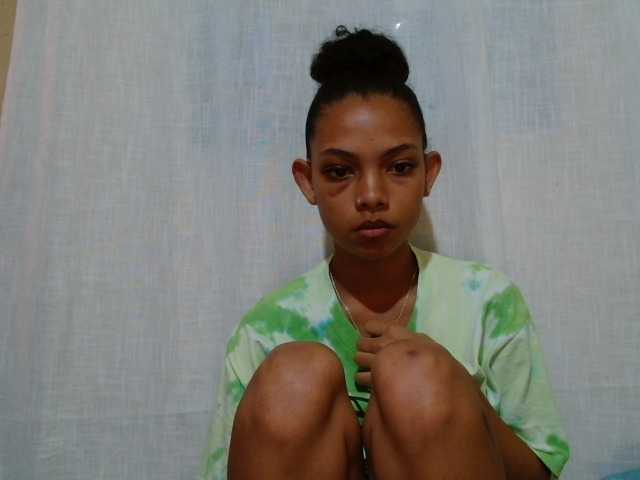 Rayelebang live cam on BongaCams