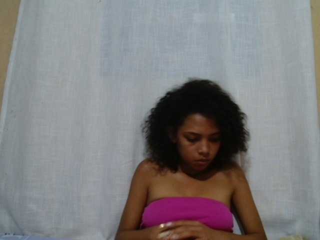 Rayelebang live cam on BongaCams