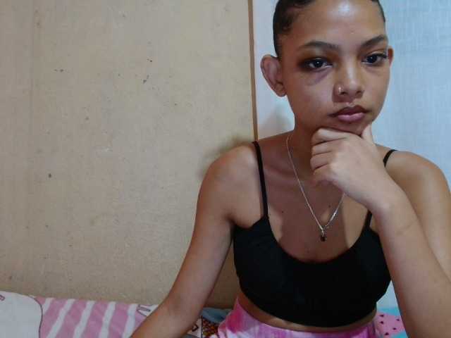 Rayelebang live cam on BongaCams