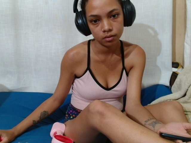 Rayelebang live cam on BongaCams