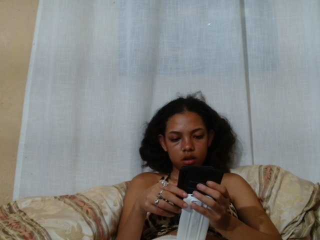 Rayelebang — live female cam