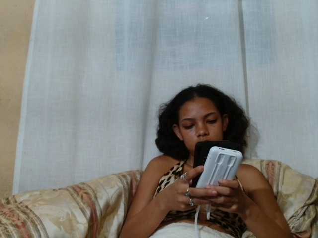 Rayelebang — live female cam