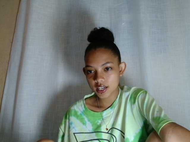 Rayelebang live cam on BongaCams