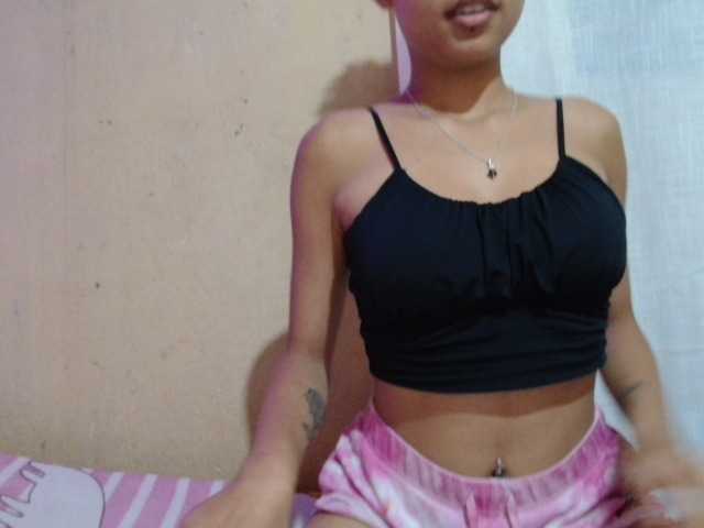 Rayelebang live cam on BongaCams