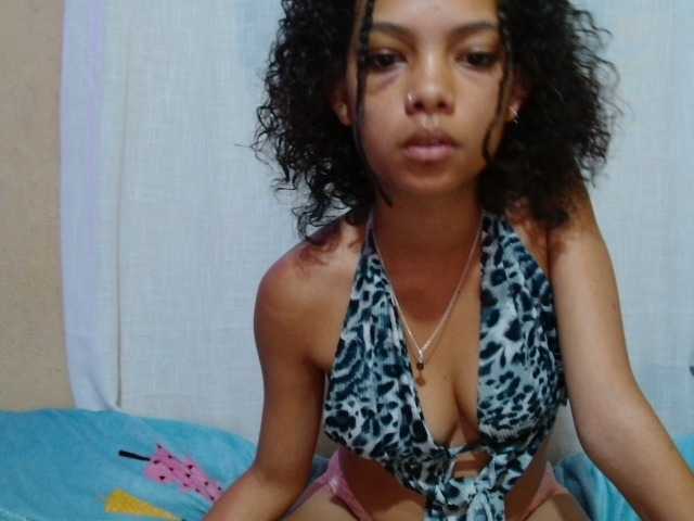 Rayelebang live cam on BongaCams