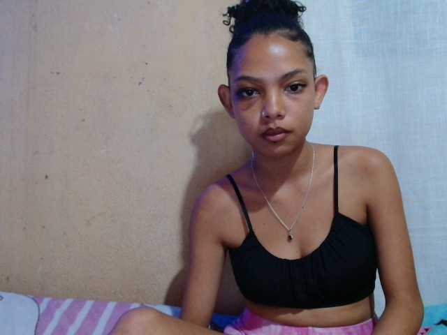 Rayelebang live cam on BongaCams