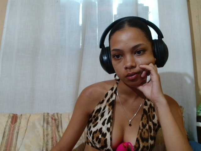 Rayelebang — live female cam