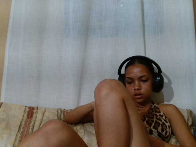 Rayelebang — live female cam