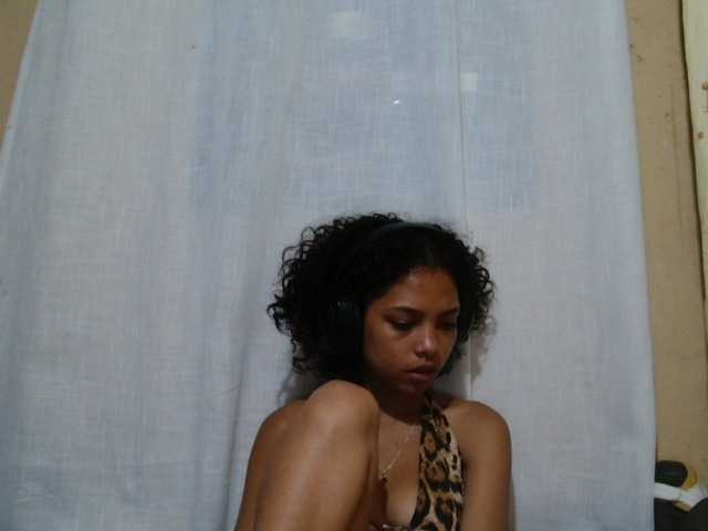 Rayelebang live cam on BongaCams