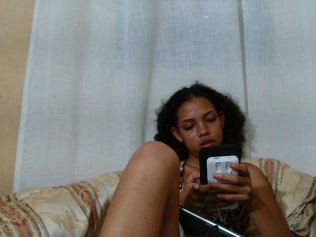 Rayelebang — live female cam