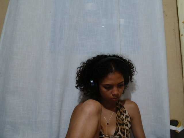 Rayelebang live cam on BongaCams