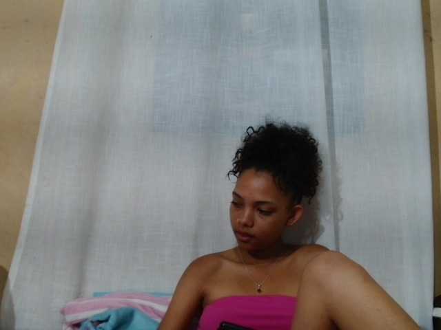 Rayelebang live cam on BongaCams