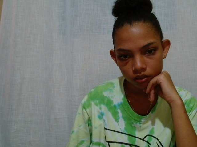 Rayelebang live cam on BongaCams
