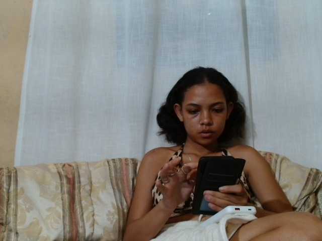 Rayelebang live cam on BongaCams