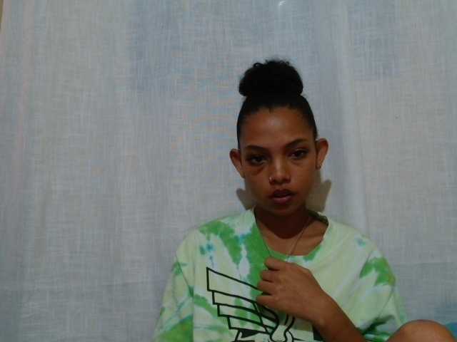 Rayelebang live cam on BongaCams