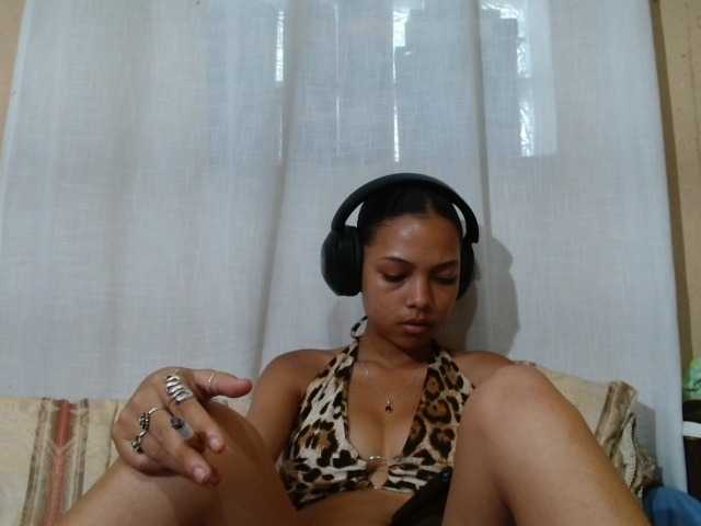 Rayelebang — live female cam