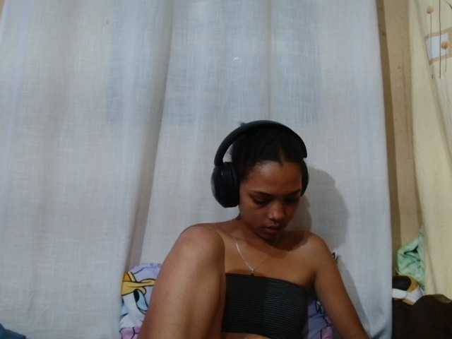 Rayelebang live cam on BongaCams