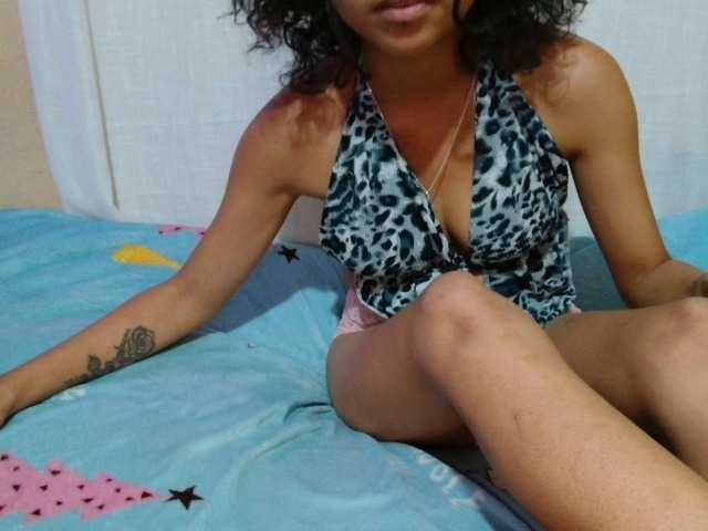 Rayelebang live cam on BongaCams