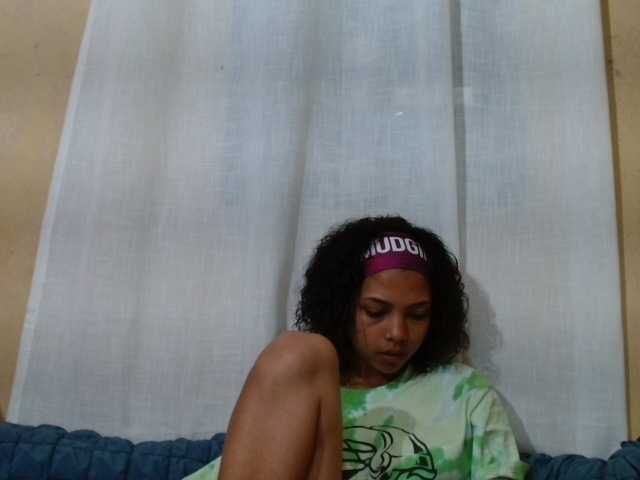 Rayelebang live cam on BongaCams