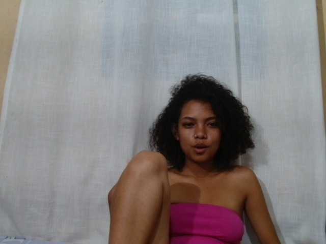 Rayelebang live cam on BongaCams