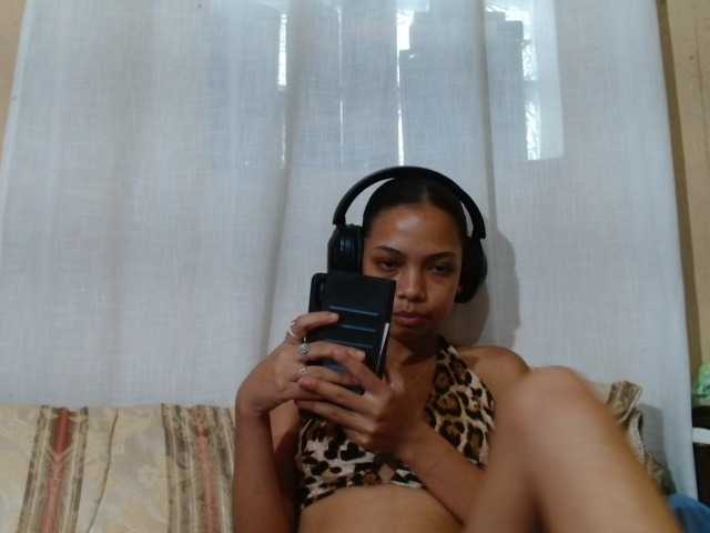 Rayelebang live cam on BongaCams