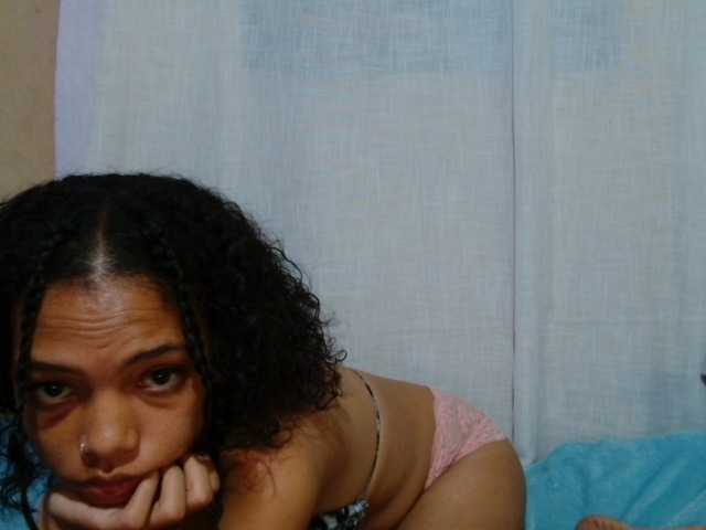 Rayelebang live cam on BongaCams