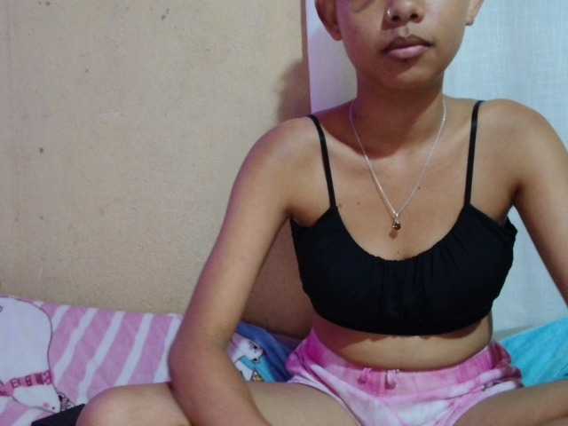 Rayelebang live cam on BongaCams
