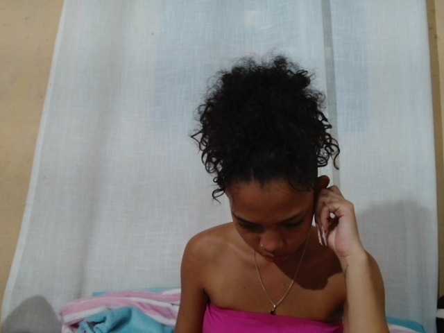 Rayelebang live cam on BongaCams