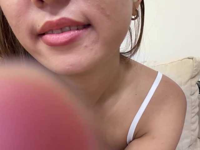 Naomi33 live cam on BongaCams