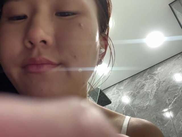 Naomi33 live cam on BongaCams