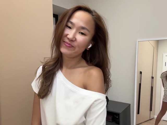 Naomi33