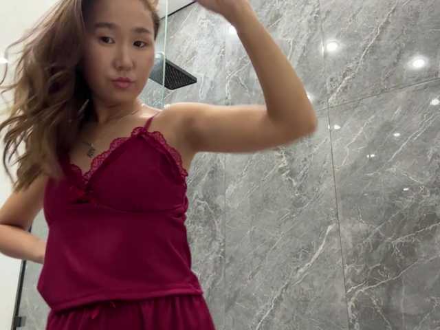 Naomi33 live cam on BongaCams