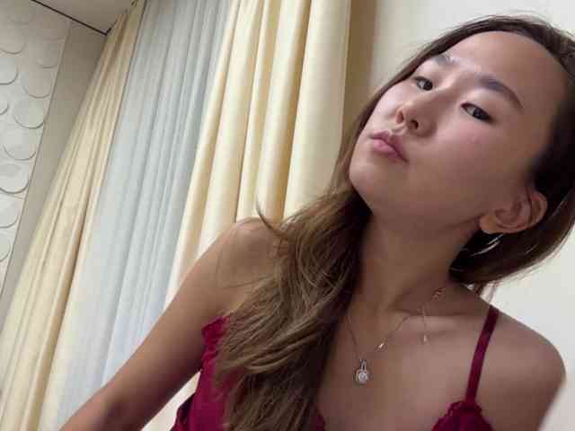 Naomi33