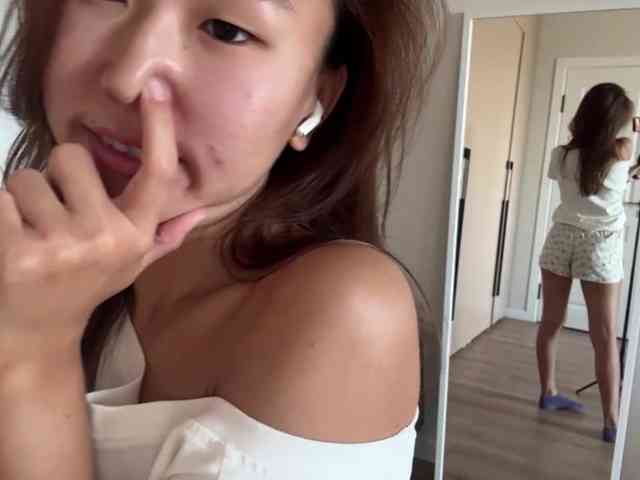 Naomi33
