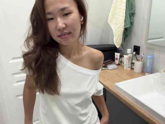 Naomi33 Naomi33