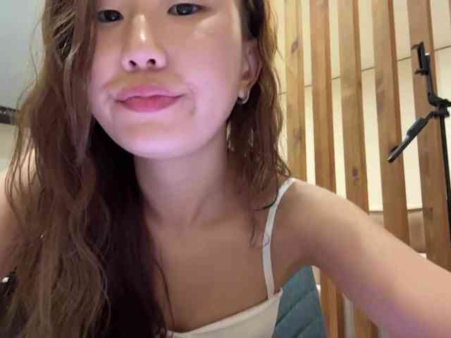 Naomi33