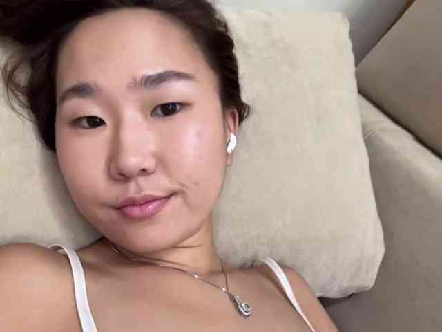 Naomi33