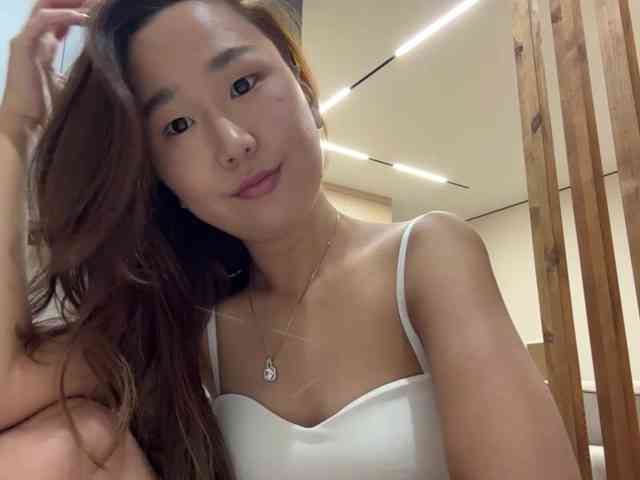Naomi33