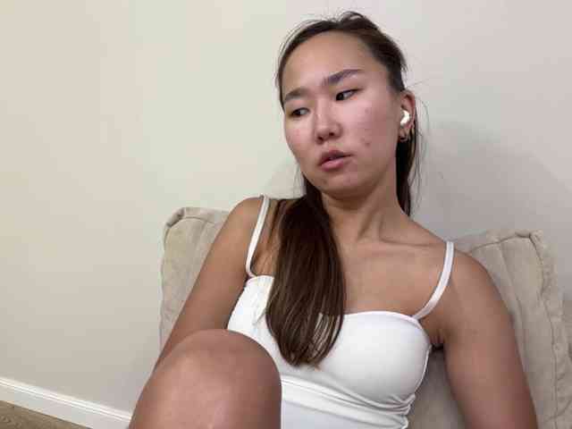naomi33's live room