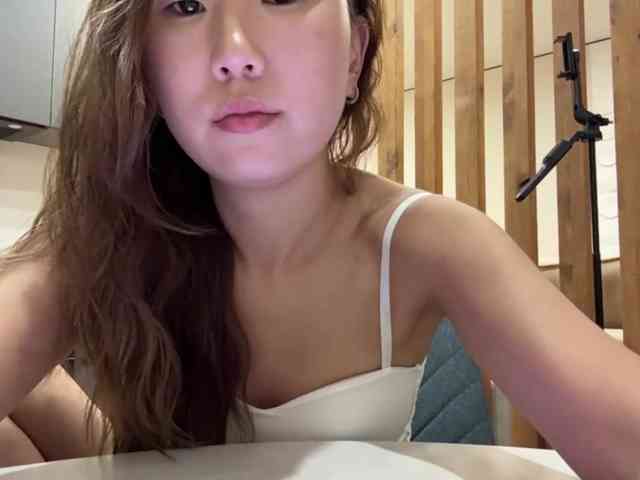 Naomi33
