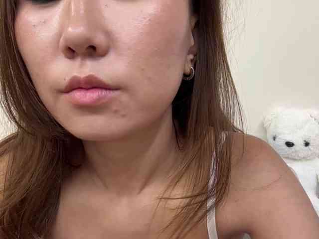 Naomi33