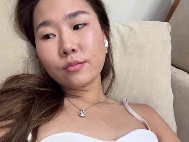 Naomi33