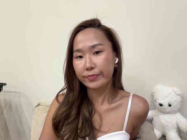 Naomi33